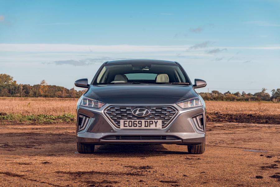  Hyundai IONIQ Plug-in Hybrid (AE) 2019 года  (UK) (фото 24 из 40)
